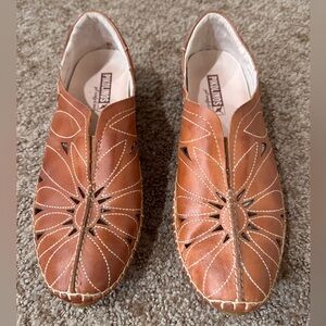 PIKOLINOS JEREZ 578-7399 Brandy Leather Floral Cutout Loafers Size 37 / 6.5